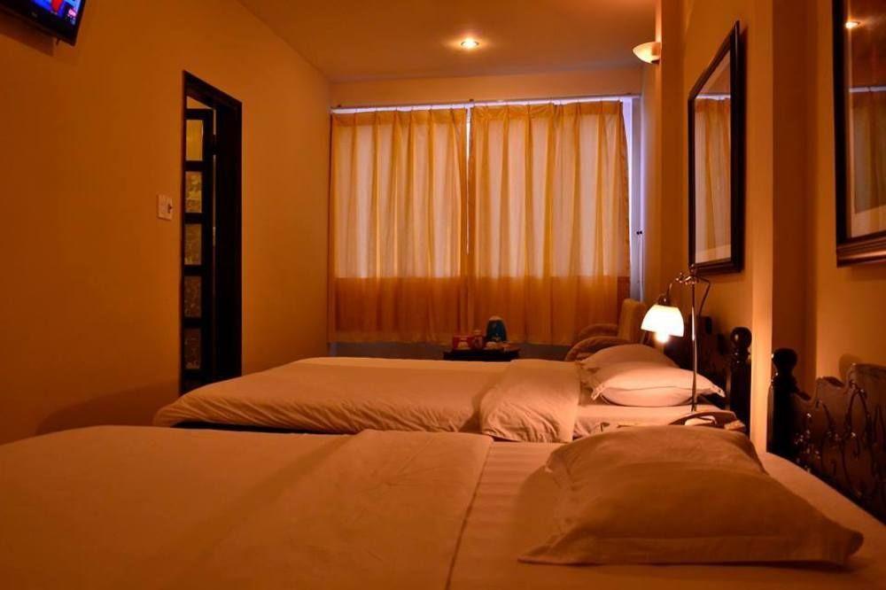 Hue Nino Hotel Buitenkant foto