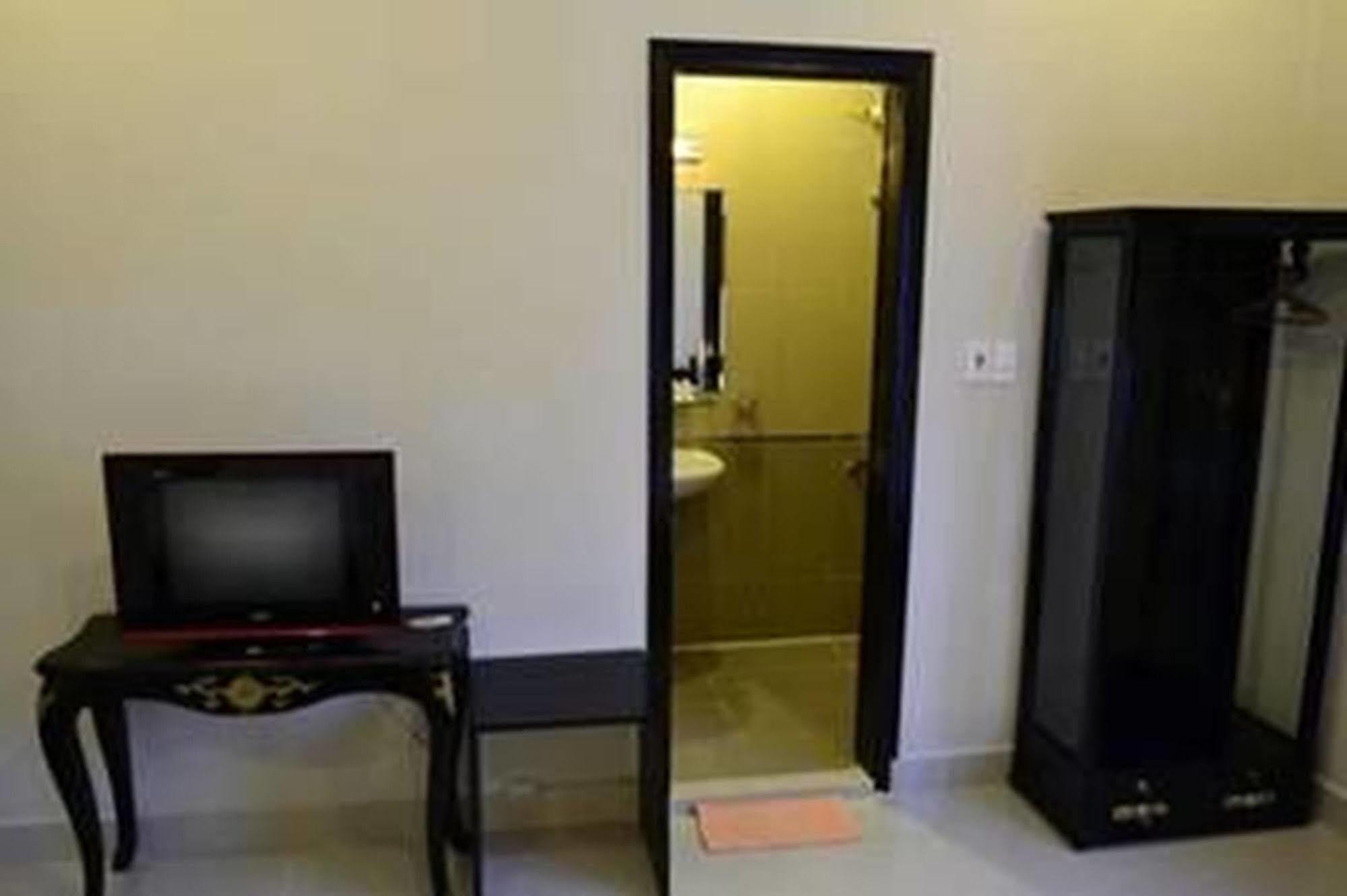 Hue Nino Hotel Buitenkant foto