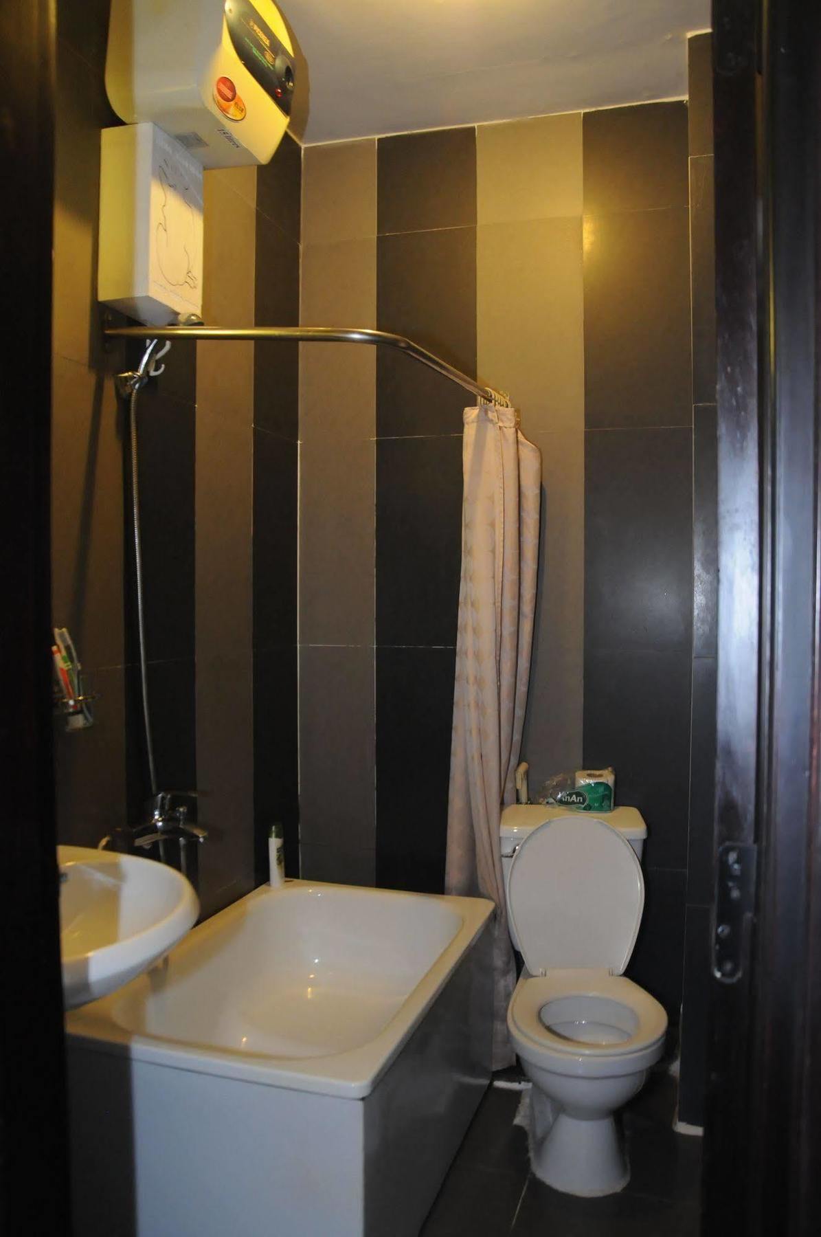 Hue Nino Hotel Buitenkant foto