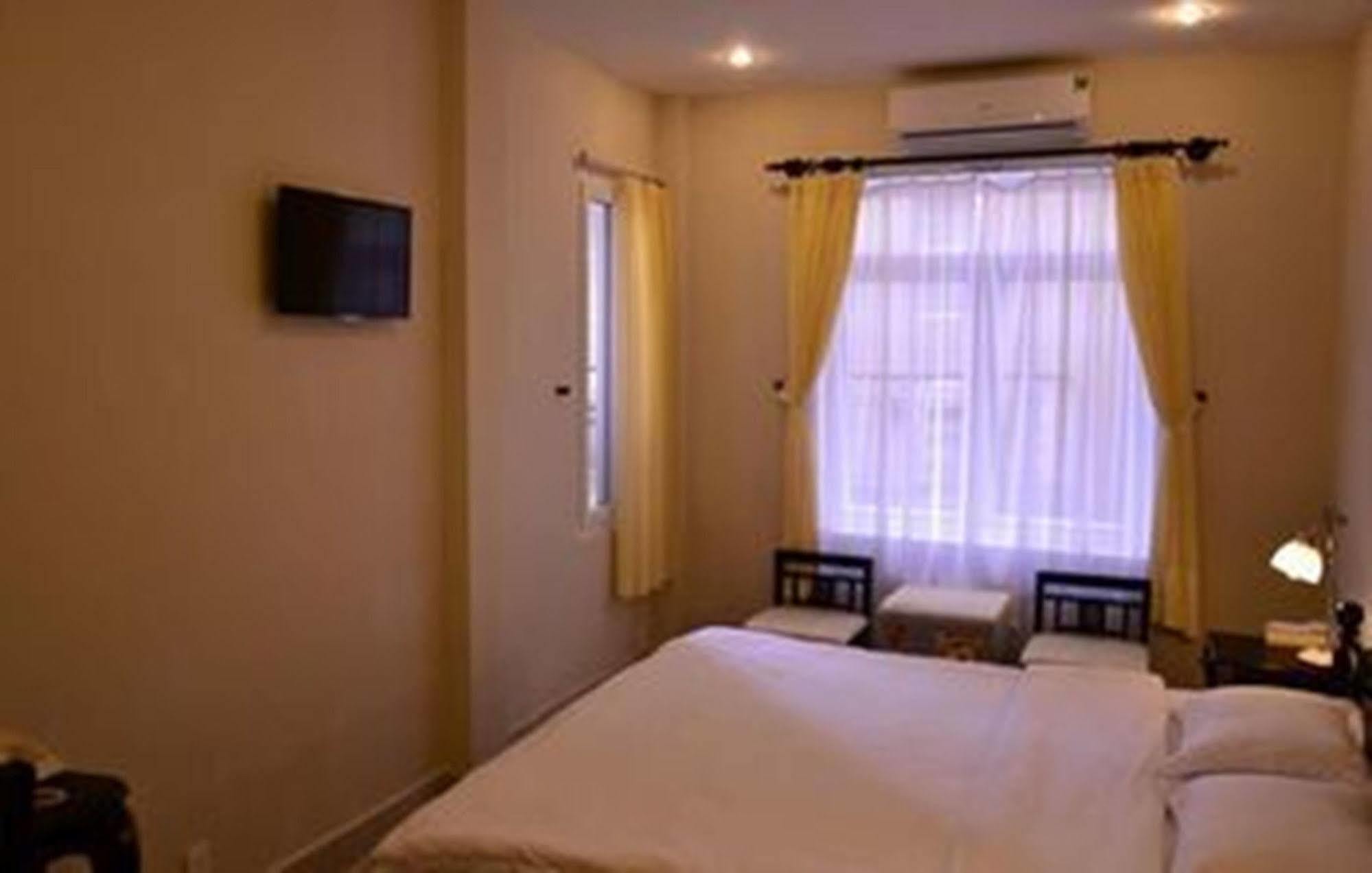 Hue Nino Hotel Buitenkant foto